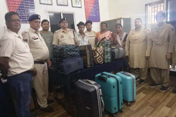 Bilaspur Railway Station: बिलासपुर स्टेशन पर बड़ी कार्रवाई… 55 किलो गांजे के साथ 4 गिरफ्तार
