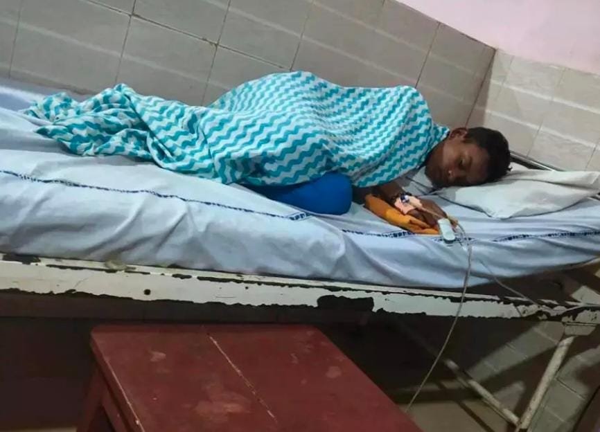 Durg News: स्कूल में कथित नशे की दवा खाने से हड़कंप… 8 छात्रों की बिगड़ी तबीयत