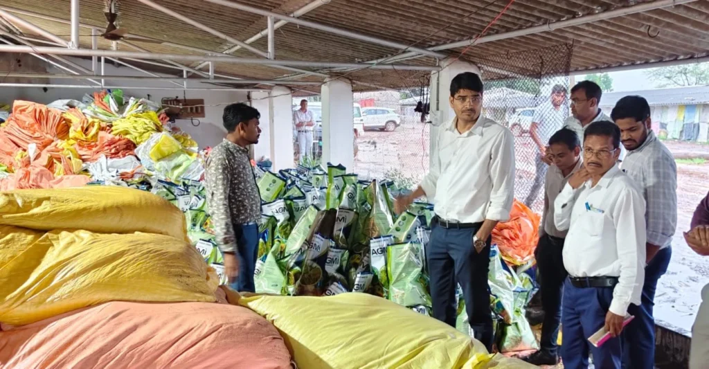 Agriculture News: अवैध भंडारण और पैकेजिंग इकाइयों पर कृषि विभाग की बड़ी कार्रवाई… कृषि सामग्री जब्त