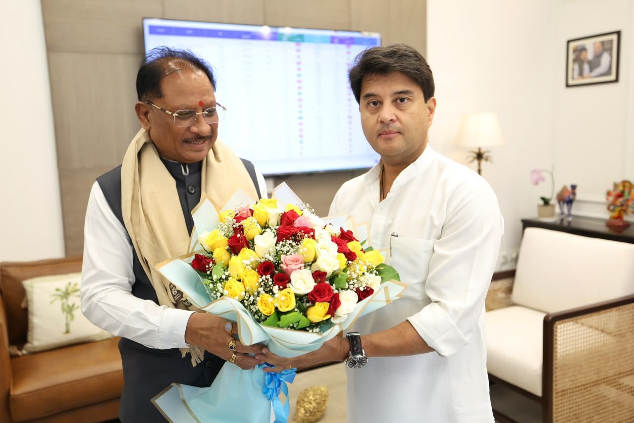 CG Mobile Network Expansion: सीएम साय केंद्रीय मंत्री सिंधिया से की मुलाकात… डिजिटल कनेक्टिविटी विस्तार पर हुई चर्चा