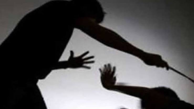 Balod News: शिक्षक की पिटाई से छात्र घायल… परिजनों ने की कार्रवाई की मांग