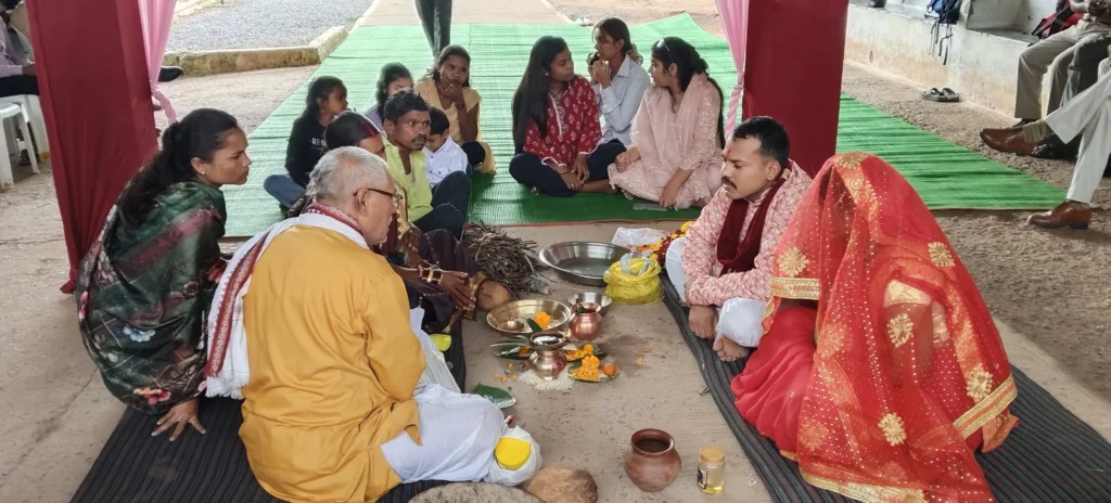 Jagdalpur News: जेल में सजे मंडप में लिए सात फेरे… रेप के आरोपी से युवती ने की शादी
