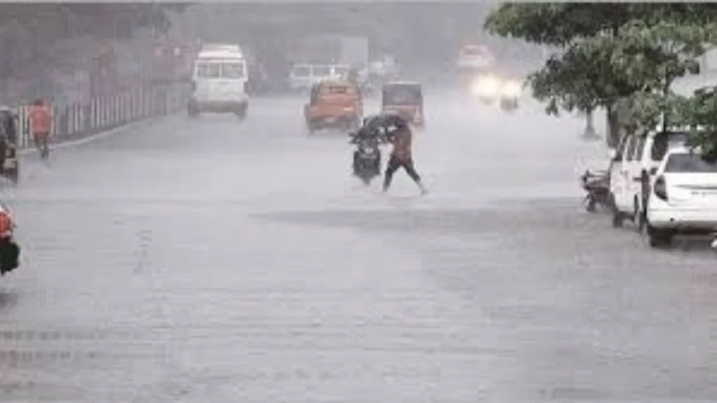 Weather Update: देशभर में फिर सक्रिय हुआ मानसून… झारखंड में बिजली गिरने से 14 की मौत