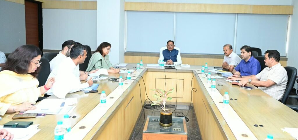 CG News: सीएम साय के सख्त निर्देश…पारस पोर्टल से होगी योजनाओं की हर महीने समीक्षा