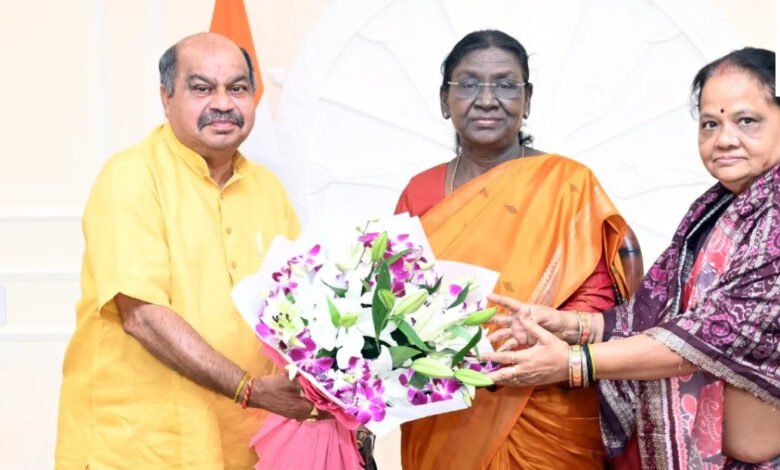 विधायक पुरंदर मिश्रा ने राष्ट्रपति द्रौपदी मुर्मू से की मुलाकात… नुआखाई पर्व का दिया न्योता