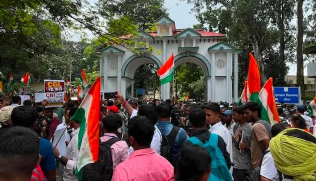 Jharkhand News: रांची में आज छात्रों का विधानसभा मार्च… 2 हजार से ज्यादा पुलिसकर्मी तैनात