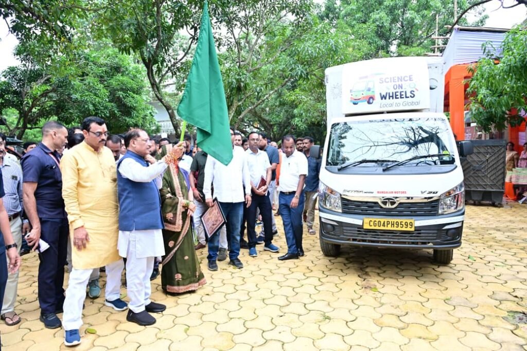Jashpur News: सीएम साय ने ‘साइंस ऑन व्हील्स’ को दिखाई हरी झंडी
