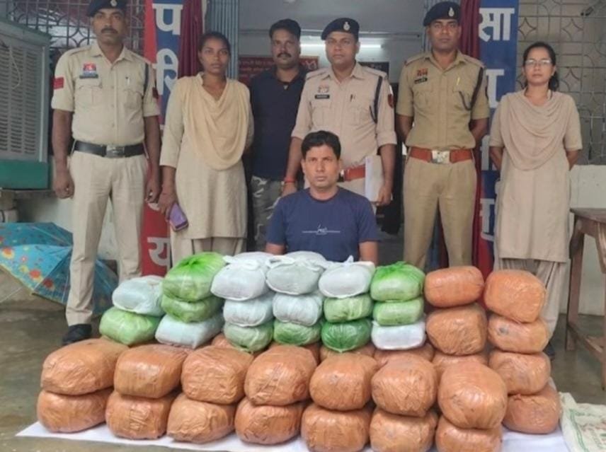 Surajpur News: सूरजपुर में गांजा तस्करी का बड़ा खुलासा…बोलेरो से मिला 44 लाख का गांजा