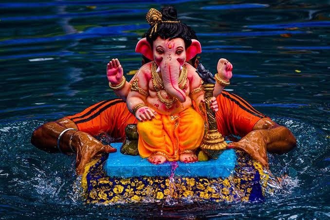 Ganesh Visarjan: रायपुर में गणपति बप्पा की विदाई शुरू… 10 जोन में बनाए गए विसर्जन कुंड