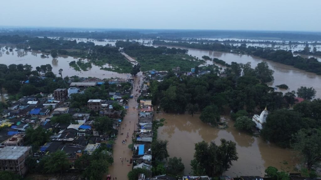 Bastar Flood Alert: बस्तर में बाढ़ से हालात खराब… 300 से ज्यादा बस्तियां प्रभावित