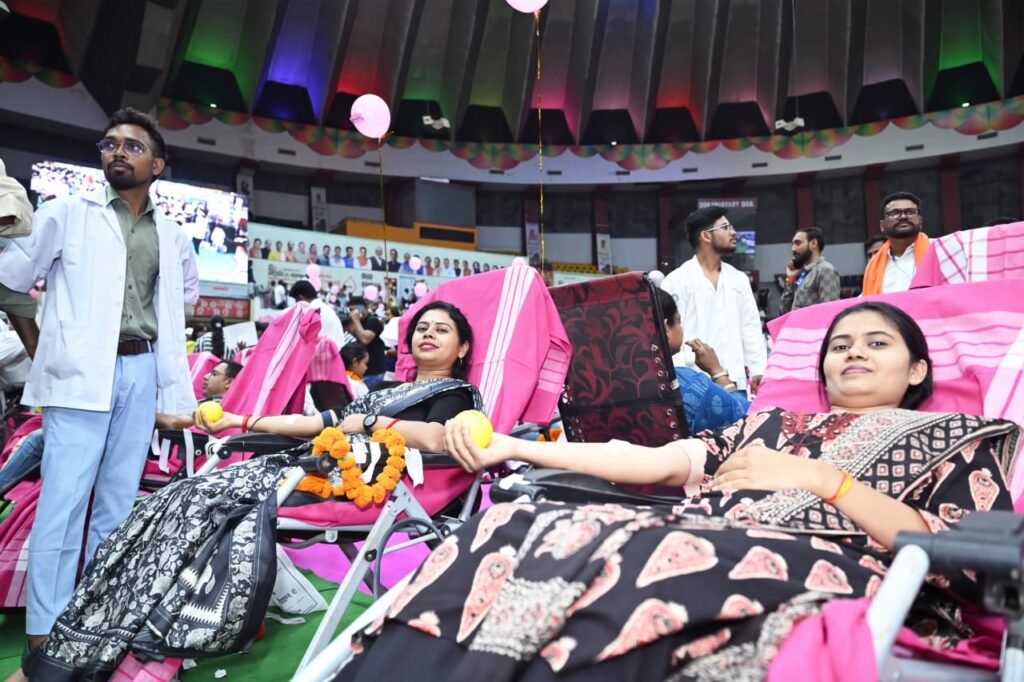 Seva Samelan: रायपुर में रक्तदान महाकुंभ… 1000 से ज्यादा महिलाओं ने किया रक्तदान