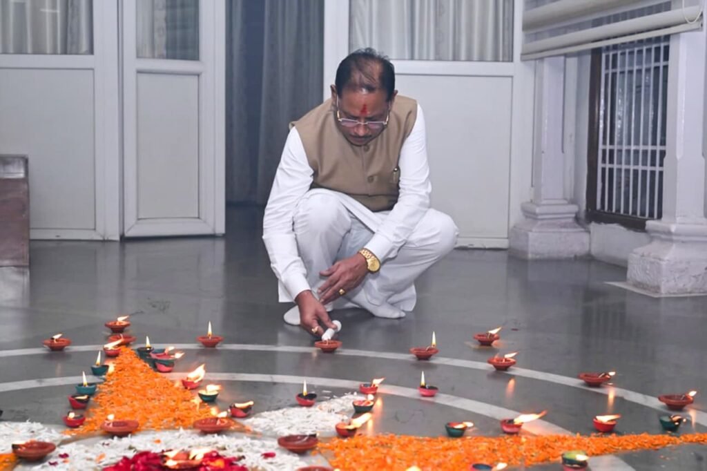 Raipur News: CM साय ने PM मोदी के जन्मदिन पर जलाया ‘आशीर्वाद का दीया’