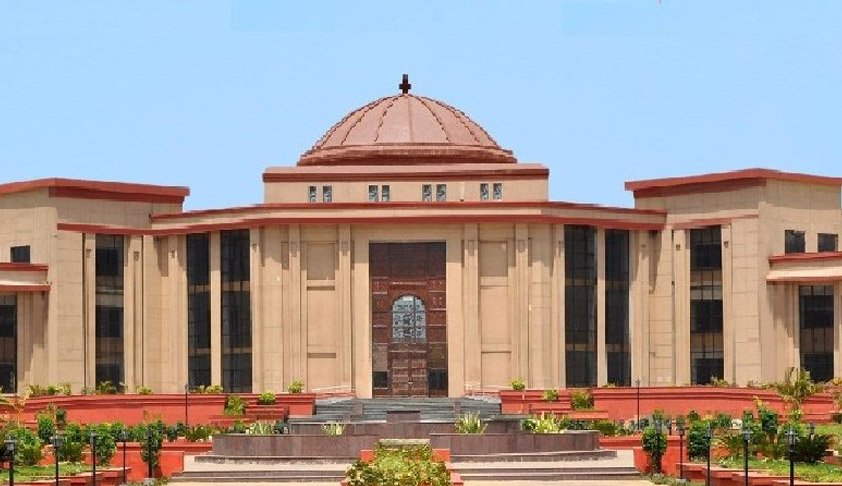 HighCourt: छत्तीसगढ़ हाईकोर्ट में बड़ा प्रशासनिक फेरबदल… जजों को मिली नई जिम्मेदारियां
