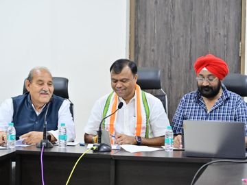 CG Congress: कांग्रेस में 36 नेताओं की वापसी पर मंथन… जोगी परिवार और बृहस्पति सिंह के मामले लंबित