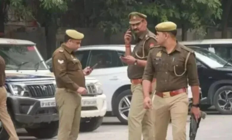 Ghaziabad News: कुत्ता घुमाने को लेकर विवाद… सोसायटी में जमकर मारपीट