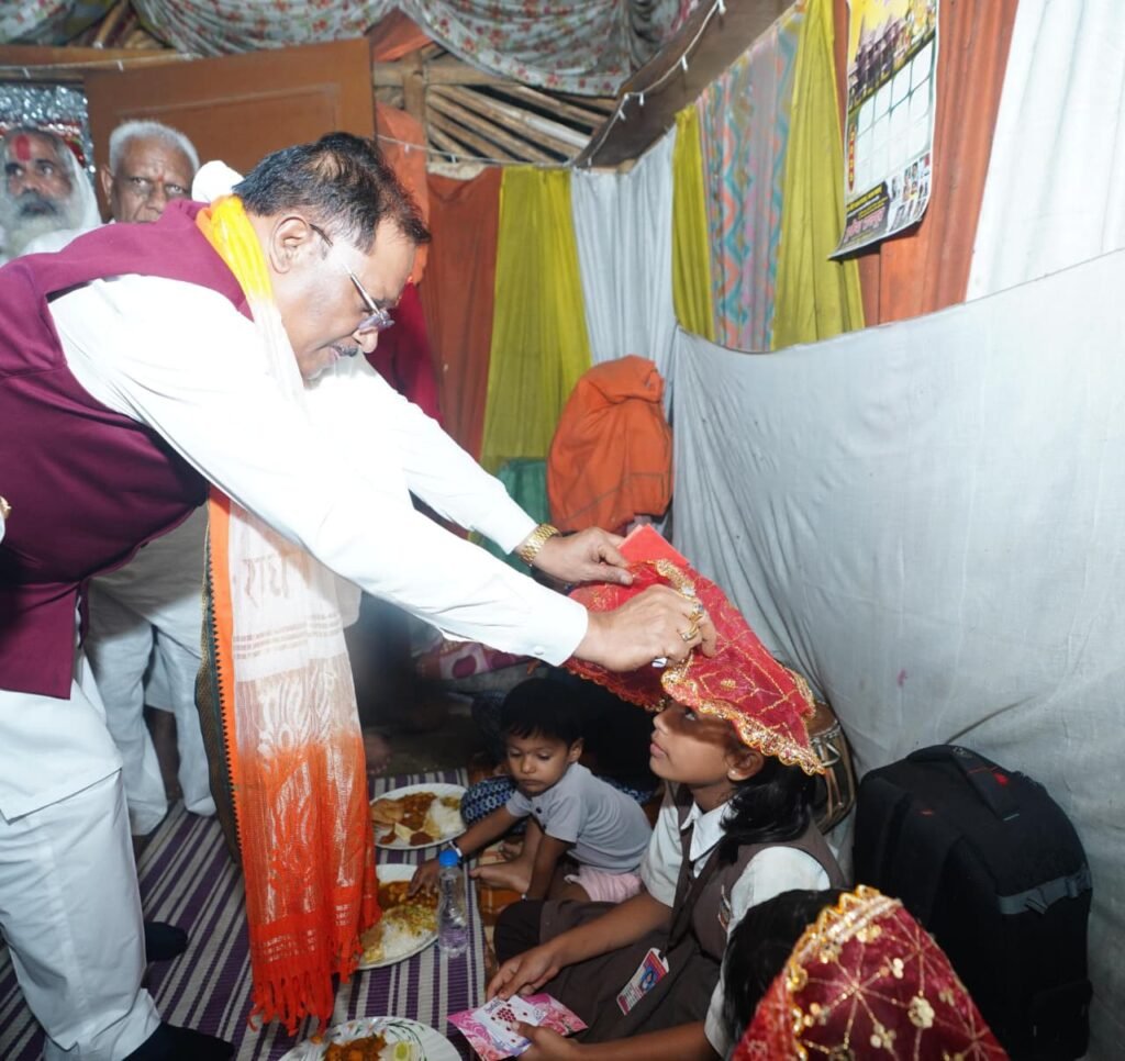 Mungeli: CM साय ने मदकूद्वीप में किया कन्या पूजन