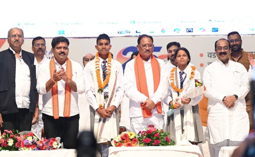 Seva Sankalp Yatra: रायपुर में सेवा संकल्प यात्रा एवं युवा संवाद… CM साय ने युवाओं का किया स्वागत