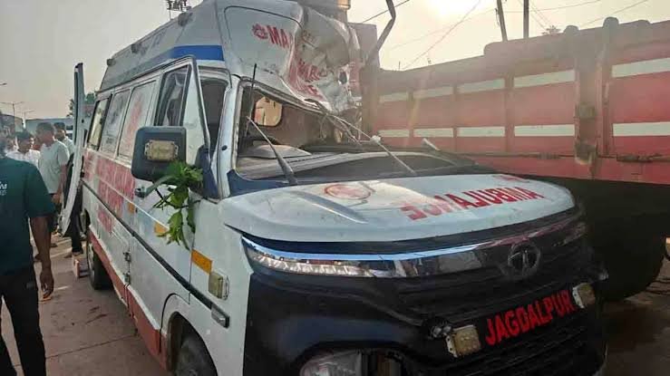 Dhamtari Road Accident: धमतरी में भीषण सड़क हादसा… एंबुलेंस की टक्कर में नर्स की मौत