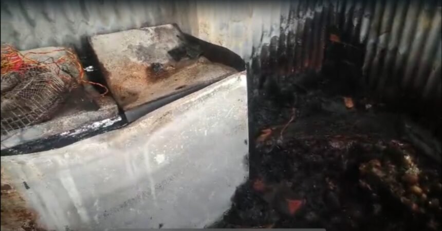 Fruit Shop Fire Incident: आग की चपेट में आया फल दुकान का ठेला… सामान जलकर खाक