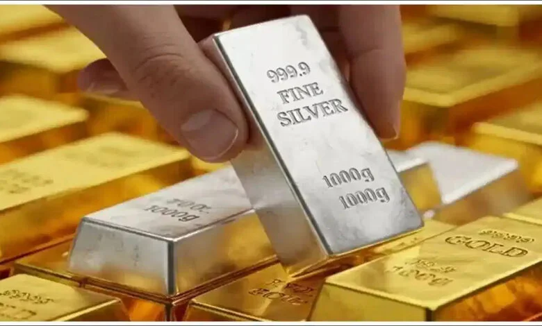 सोना-चांदी के भाव में बड़ी गिरावट… एक साल के निचले स्तर पर पहुंचीं कीमतें