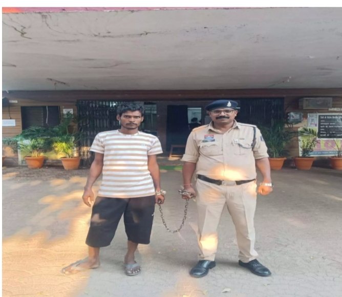 Crime: रायपुर में अवैध शराब पर पुलिस का एक्शन… 90 पौवा देशी शराब के साथ युवक गिरफ्तार