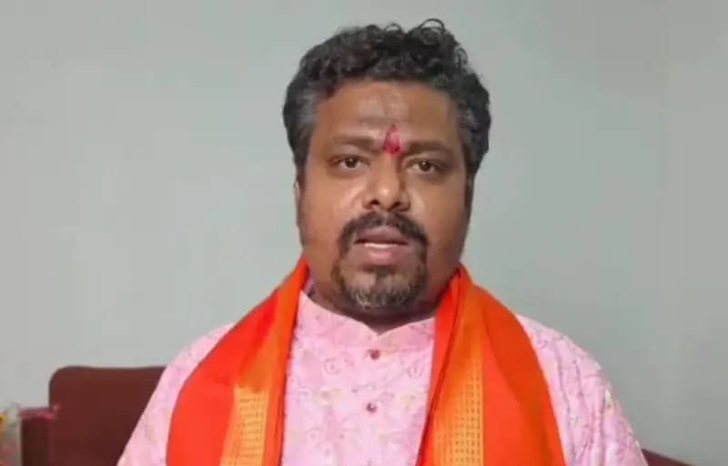 Raipur Divya Darbar: दिव्य दरबार की अनुमति पर घमासान… प्रेमासाईं महाराज ने दी आंदोलन  की चेतावनी