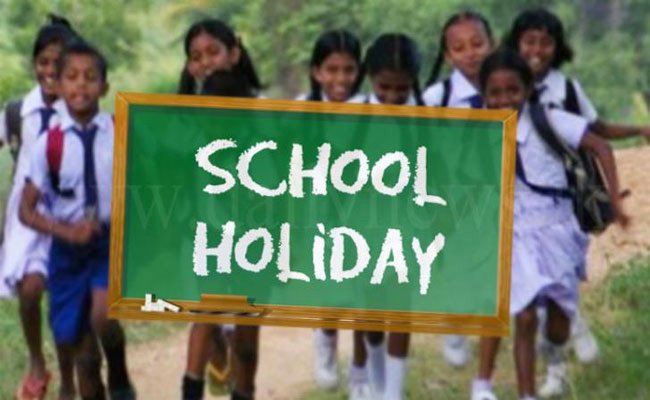 CG School Holiday: चक्रवात का असर… बस्तर के 3 जिलों में स्कूल बंद